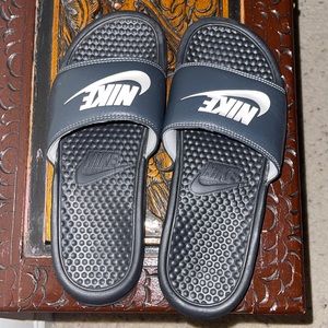 Women Nike slides